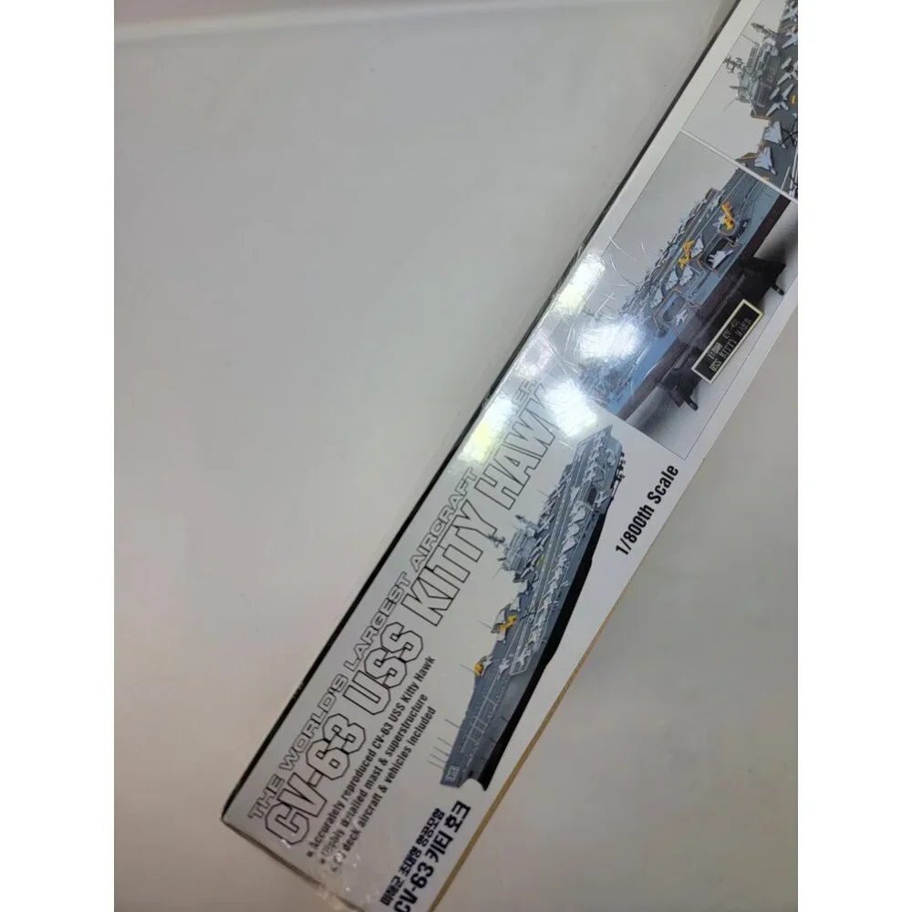 Academy Hobby Model Kit‎ USS Kitty Hawk Aircraft Carrier CV-63 1/800 New
